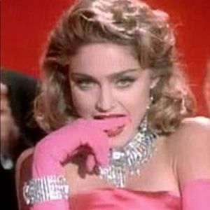 Meet your Posher,  Bella